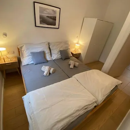 Charmante Wohnung, Perfekt Fuer Familien Und Freunde *